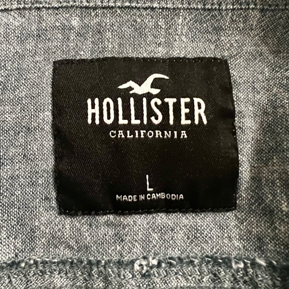 Hollister short sleeve button down - Picture 3 of 4